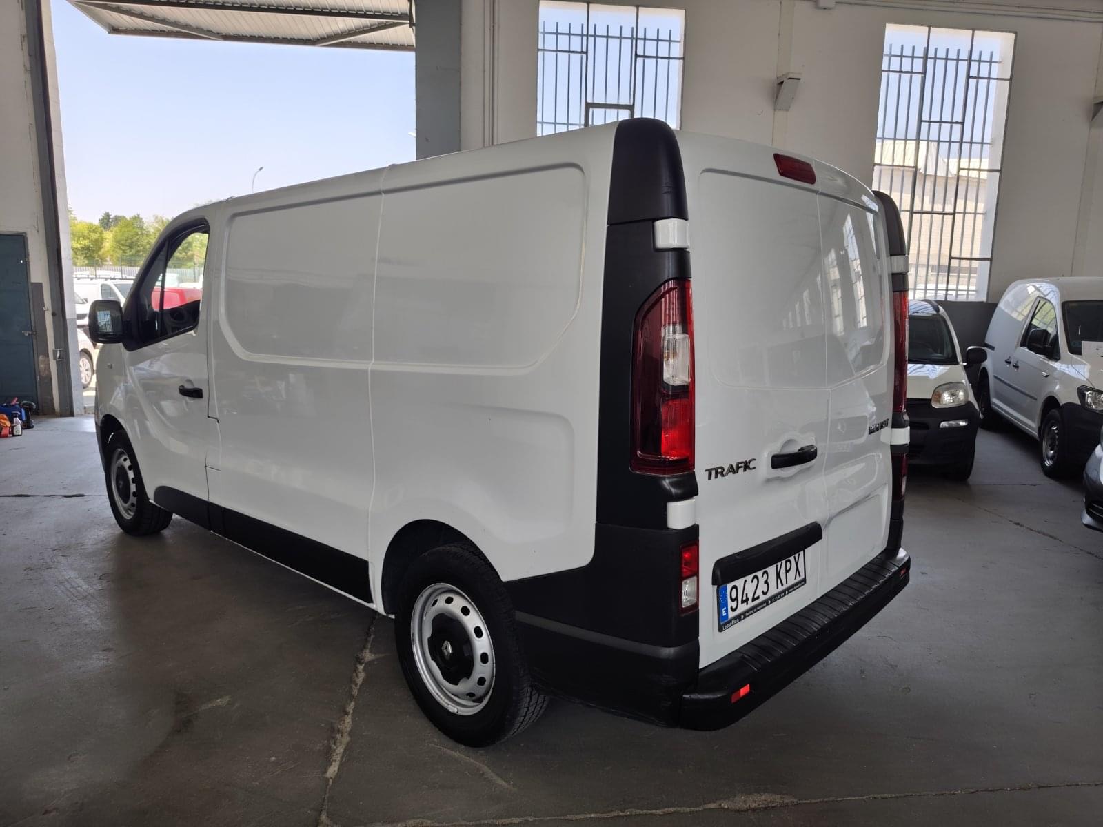 RENAULT TRAFIC 3 PLAZAS 5 
