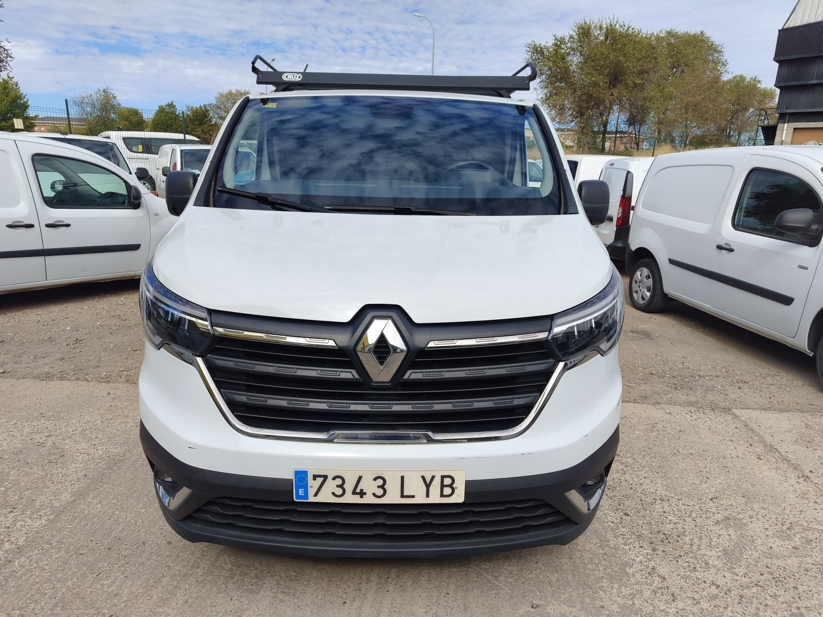 RENAULT TRAFIC 3 PLAZAS 2