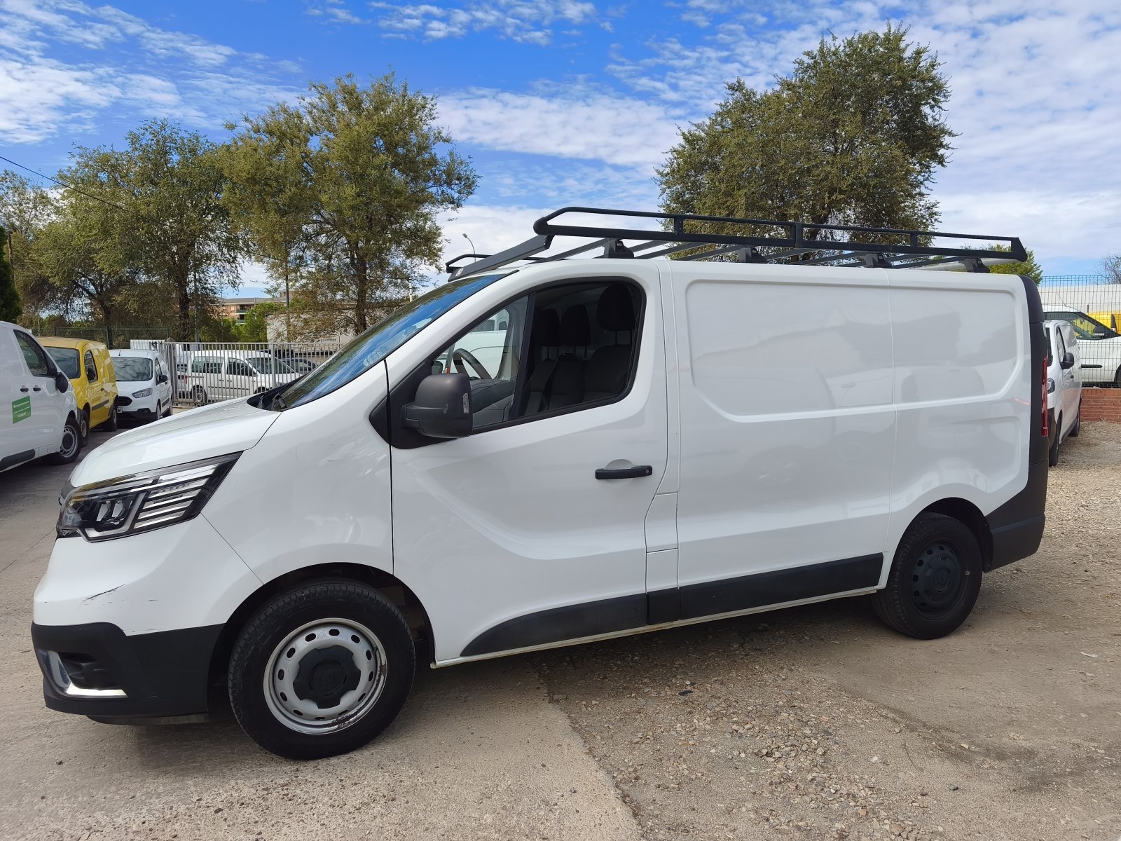 RENAULT TRAFIC 3 PLAZAS 4