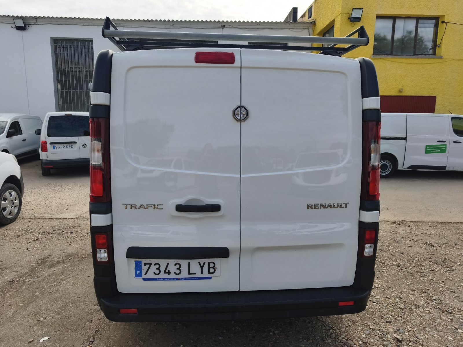 RENAULT TRAFIC 3 PLAZAS 6