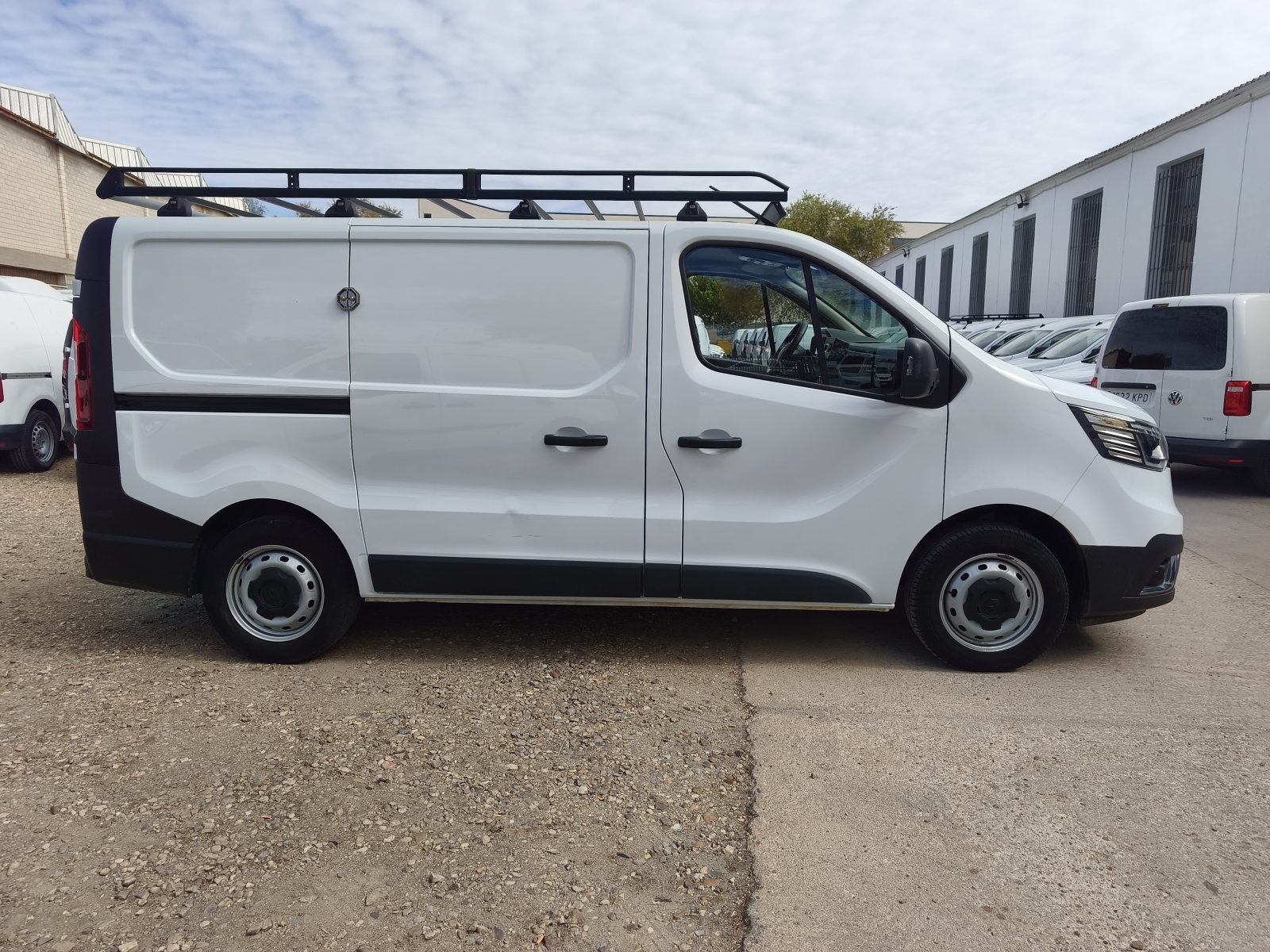 RENAULT TRAFIC 3 PLAZAS 8