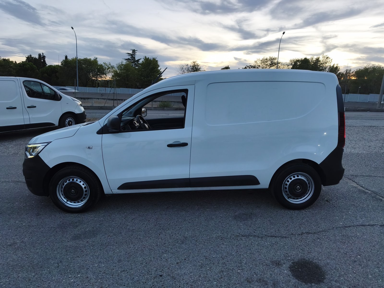 RENAULT KANGOO 2 PLAZAS 4
