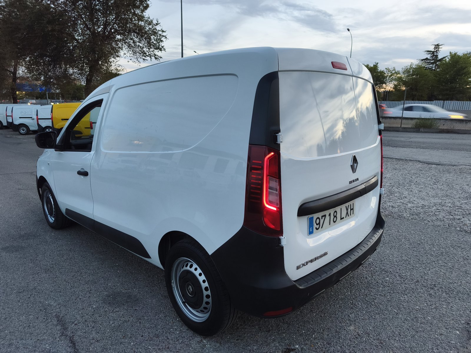 RENAULT KANGOO 2 PLAZAS 5