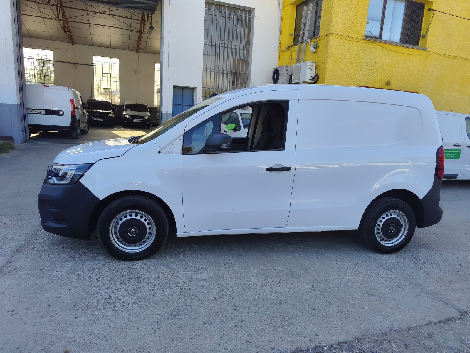 RENAULT KANGOO ABRETE SESAMO 4
