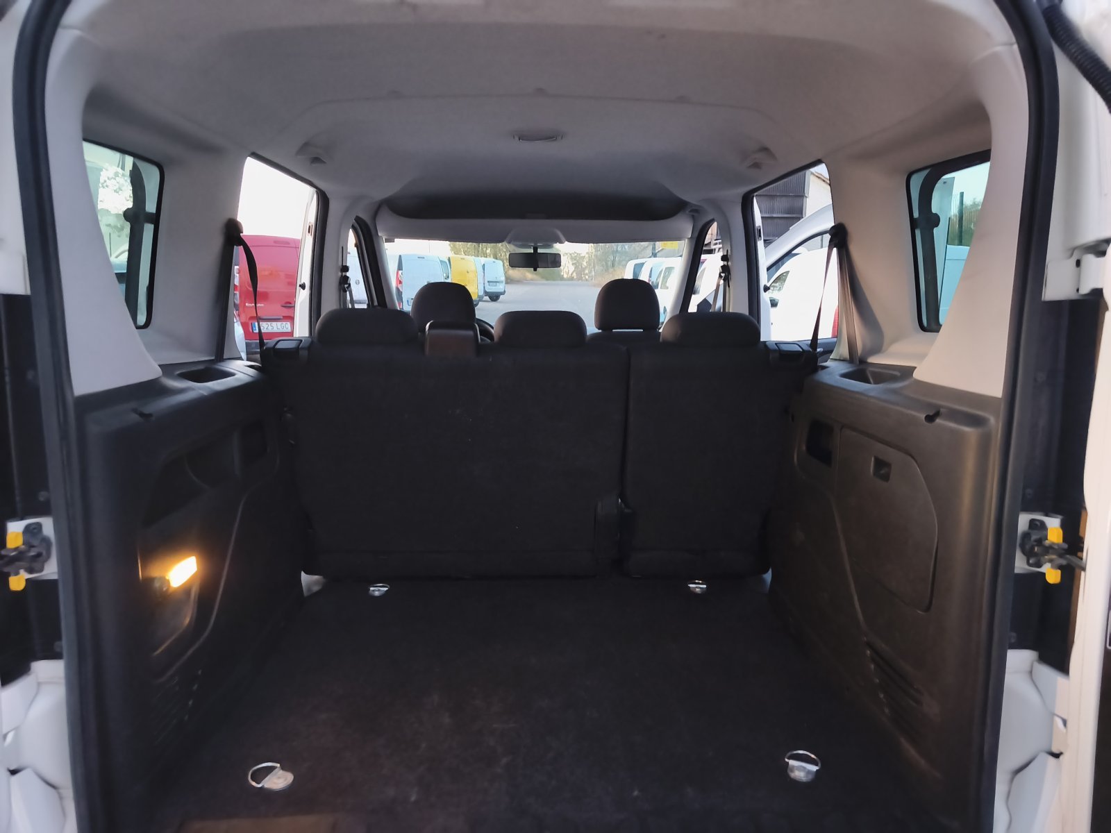 FIAT DOBLO COMBI 5 PLAZAS 12