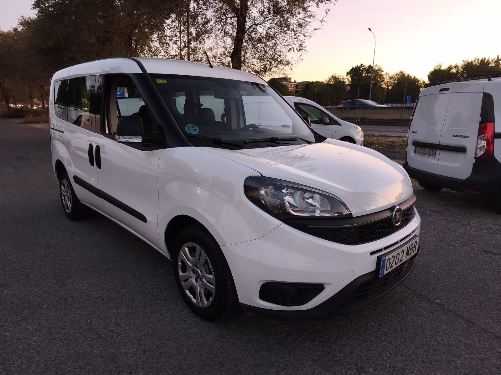 imagen de FIAT DOBLO COMBI 5 PLAZAS - REF: 01323