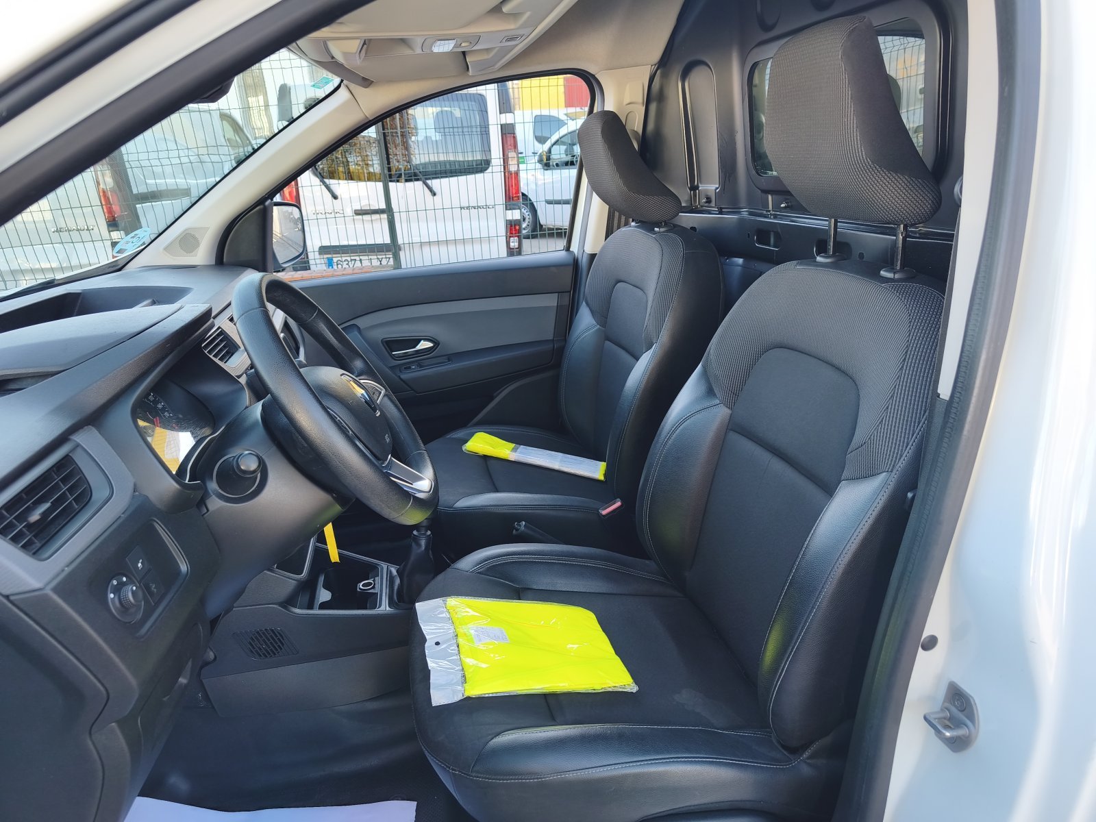 RENAULT KANGOO 2 PLAZAS 11