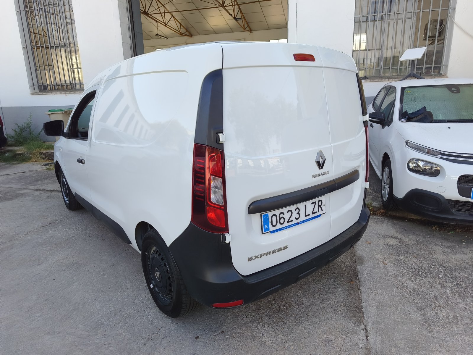 RENAULT KANGOO 2 PLAZAS 5