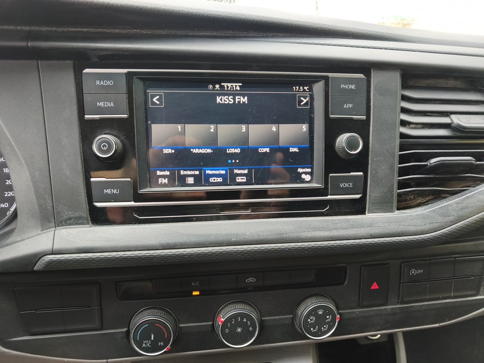VOLKSWAGEN TRANSPORTER 3 PLAZAS 4 MOTION 12