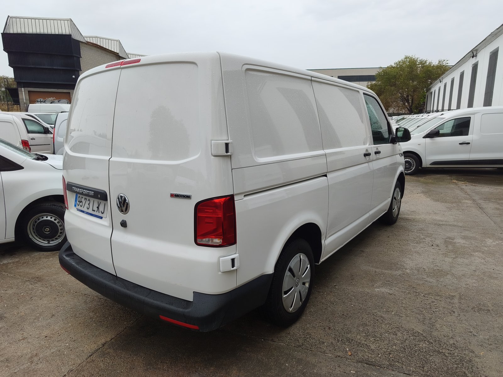 VOLKSWAGEN TRANSPORTER 3 PLAZAS 4 MOTION 7