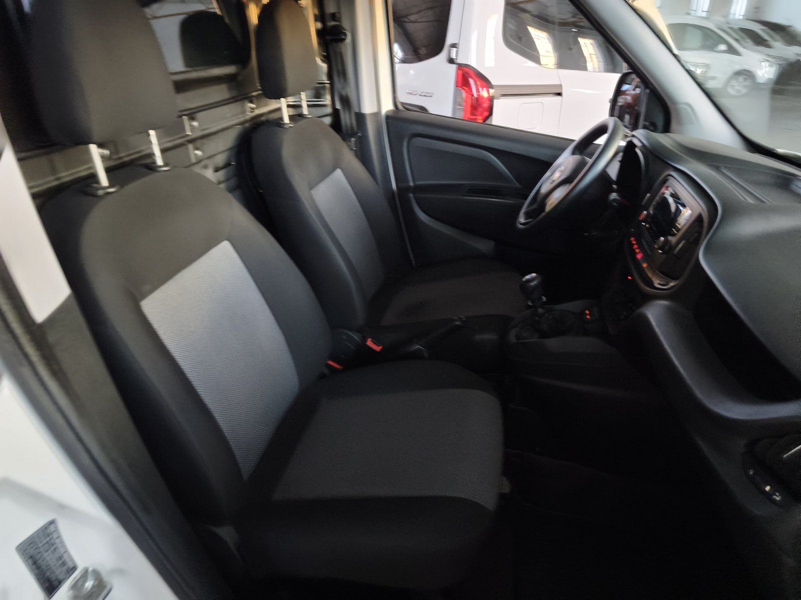 FIAT DOBLO MAXI 2 PLAZAS 11