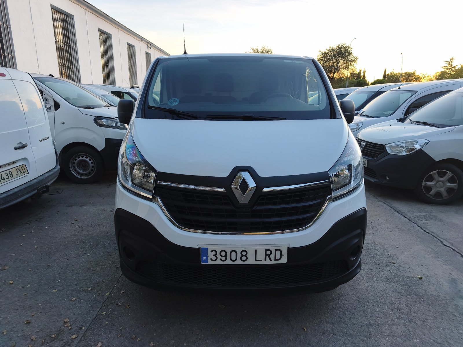 RENAULT TRAFIC 3 PLAZAS L1H1 2