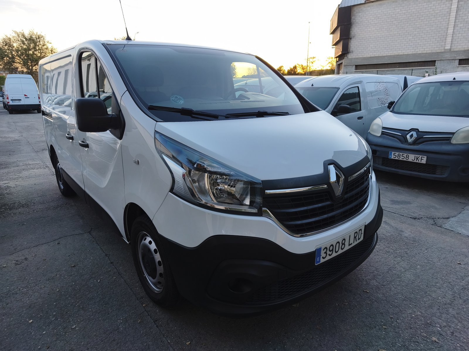 imagen de RENAULT TRAFIC 3 PLAZAS L1H1 - REF: 01341