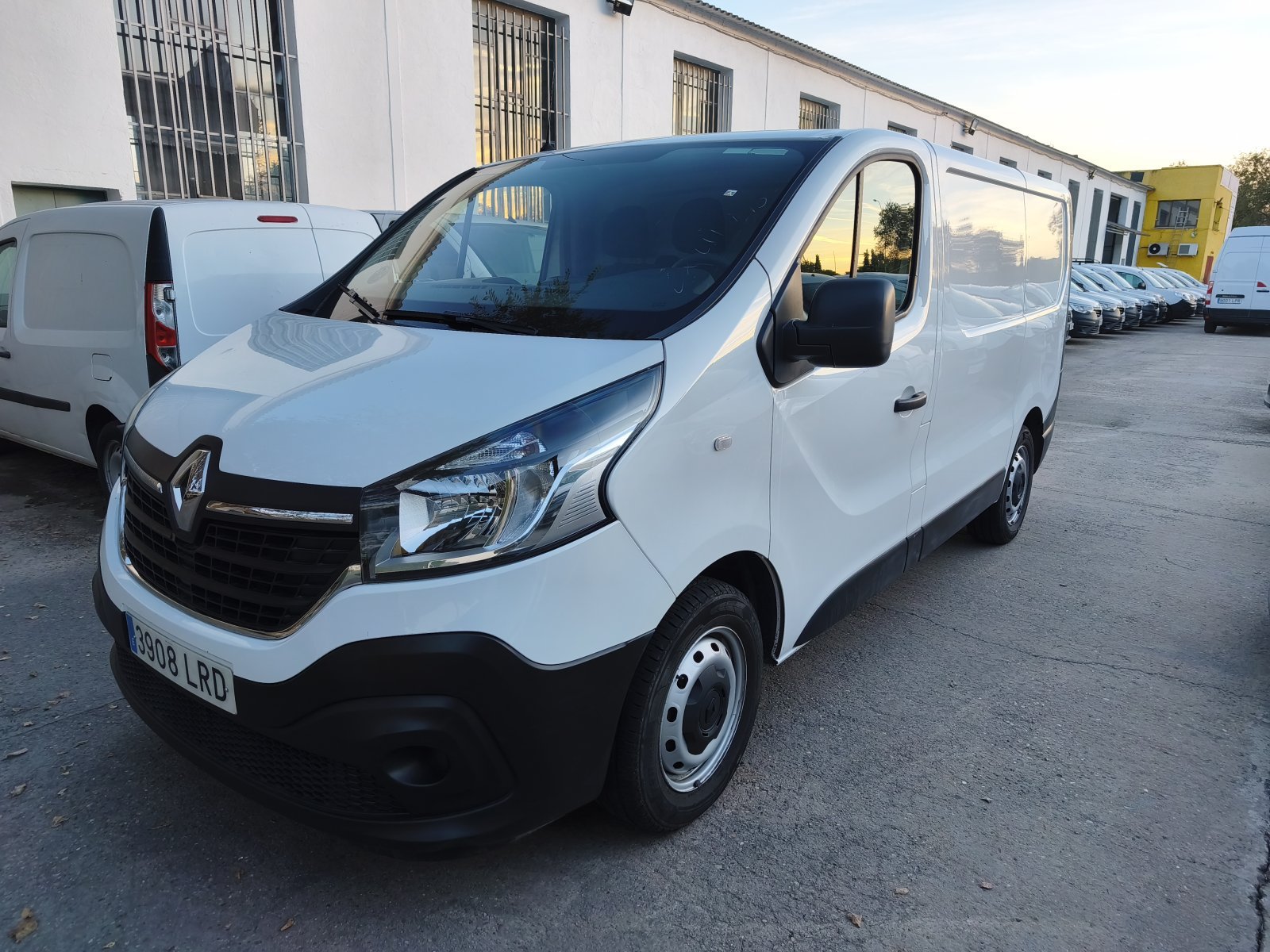 RENAULT TRAFIC 3 PLAZAS L1H1 3