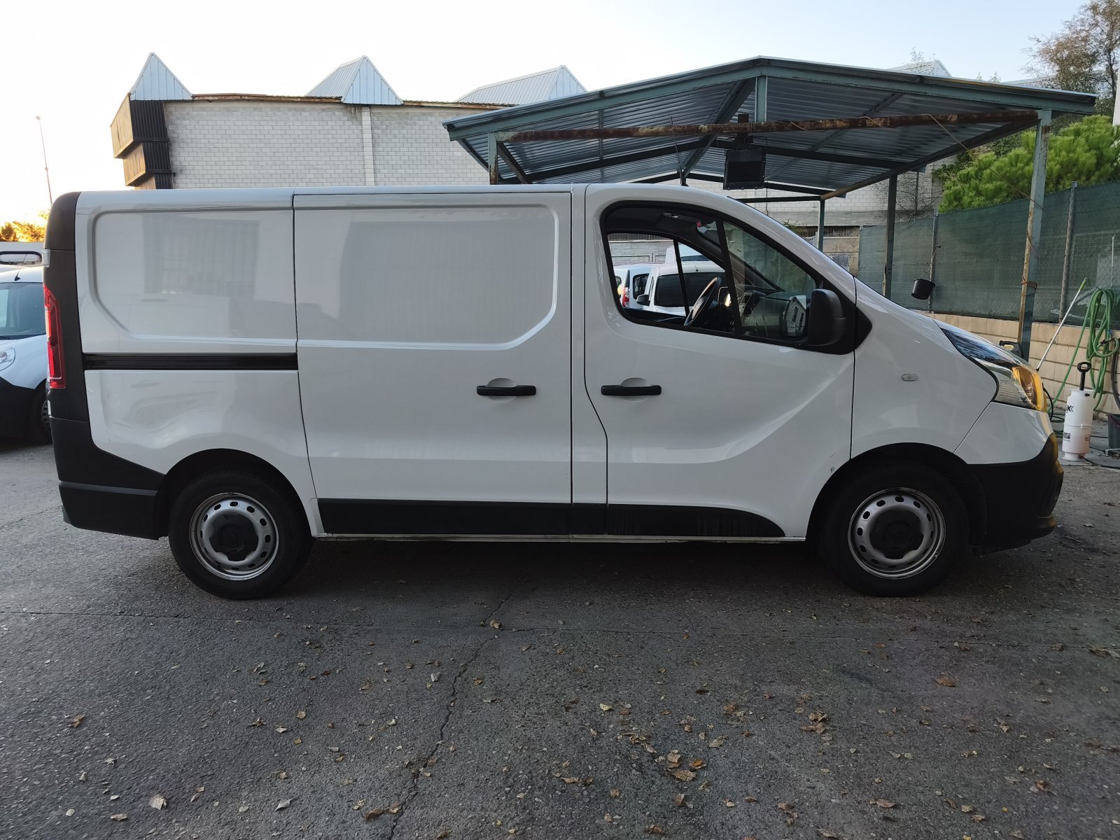 RENAULT TRAFIC 3 PLAZAS L1H1 9
