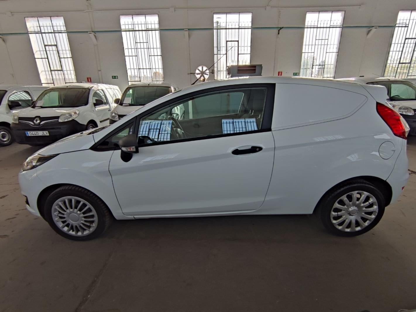 FORD FIESTA VAN 4 
