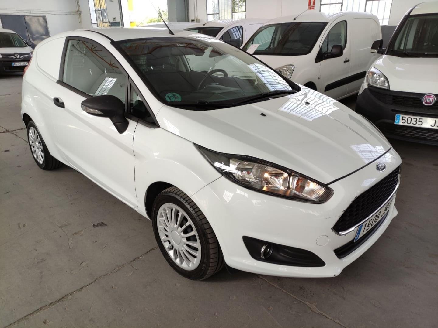 FORD FIESTA VAN 8 