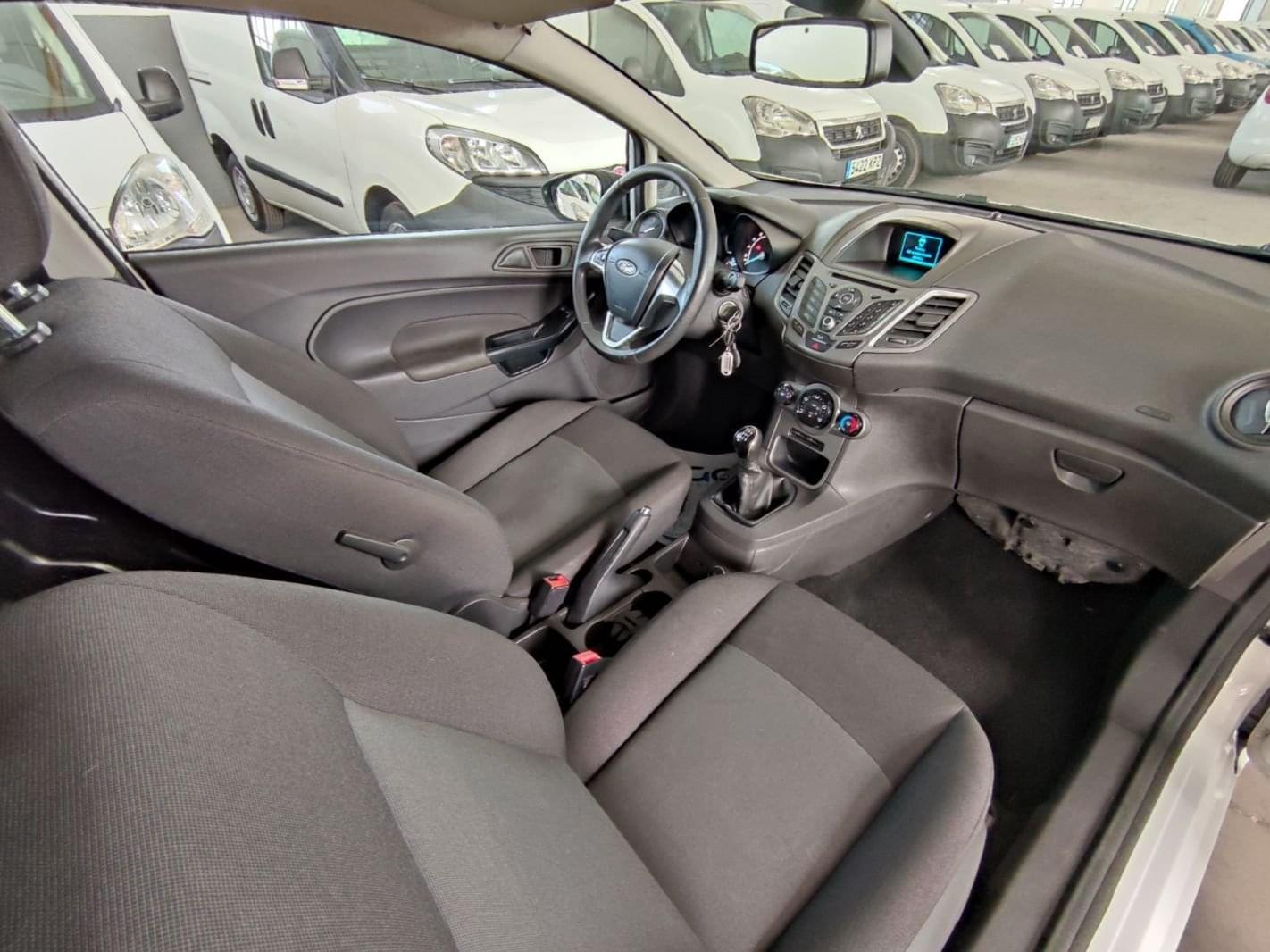 FORD FIESTA VAN 9 