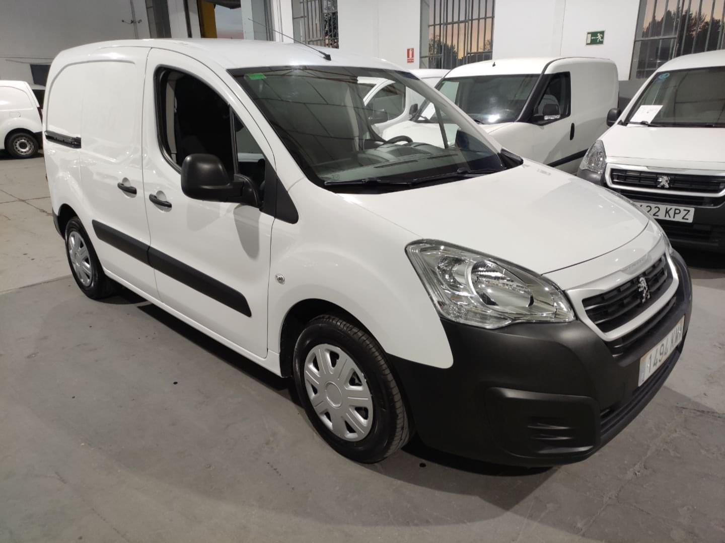 imagen de PEUGEOT PARTNER 2 PLAZAS 2018 100CV E6 - REF: 00165