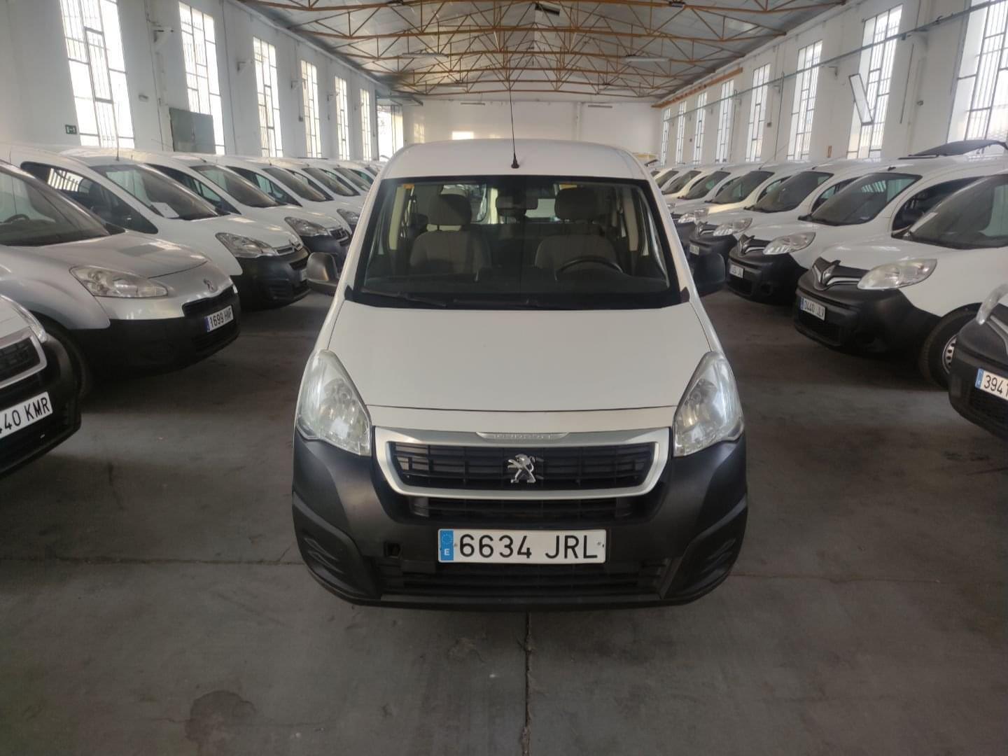 imagen de PEUGEOT PARTNER 5 PLAZAS 2016 75 - REF: 00218