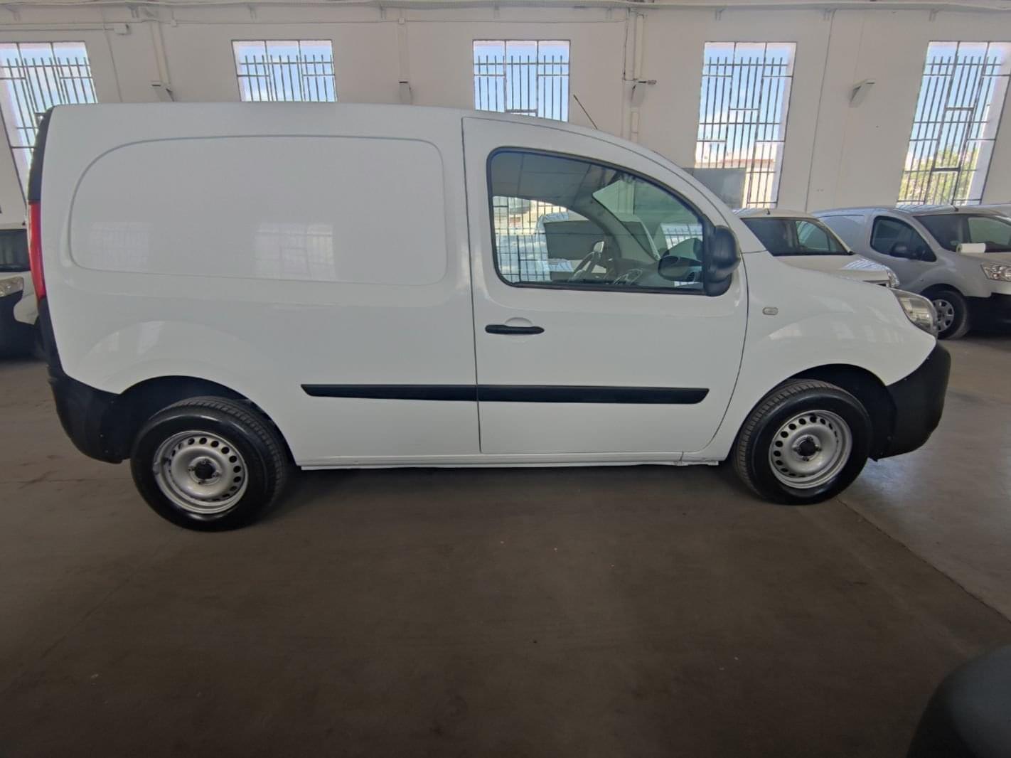 RENAULT KANGOO 2 PLAZAS 2015 75CV FURGON TALLER 8 