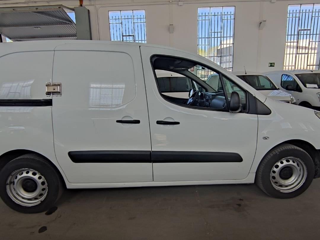 PEUGEOT PARTNER 2 PLAZAS 2017 75CV 4 