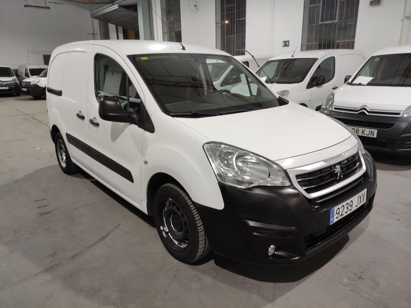 imagen de PEUGEOT PARTNER 2 PLAZAS 2017 75CV E6 - REF: 00289