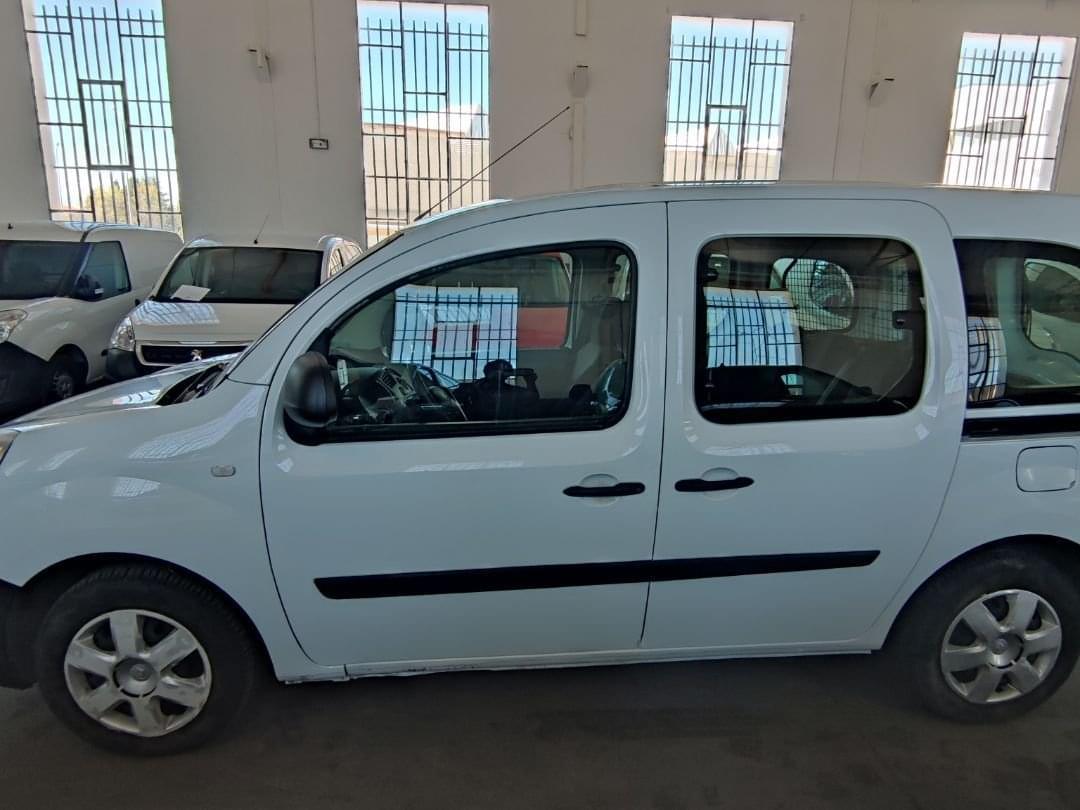 RENAULT KANGOO COMBI 2017 5 PLAZAS EURO 6 4 
