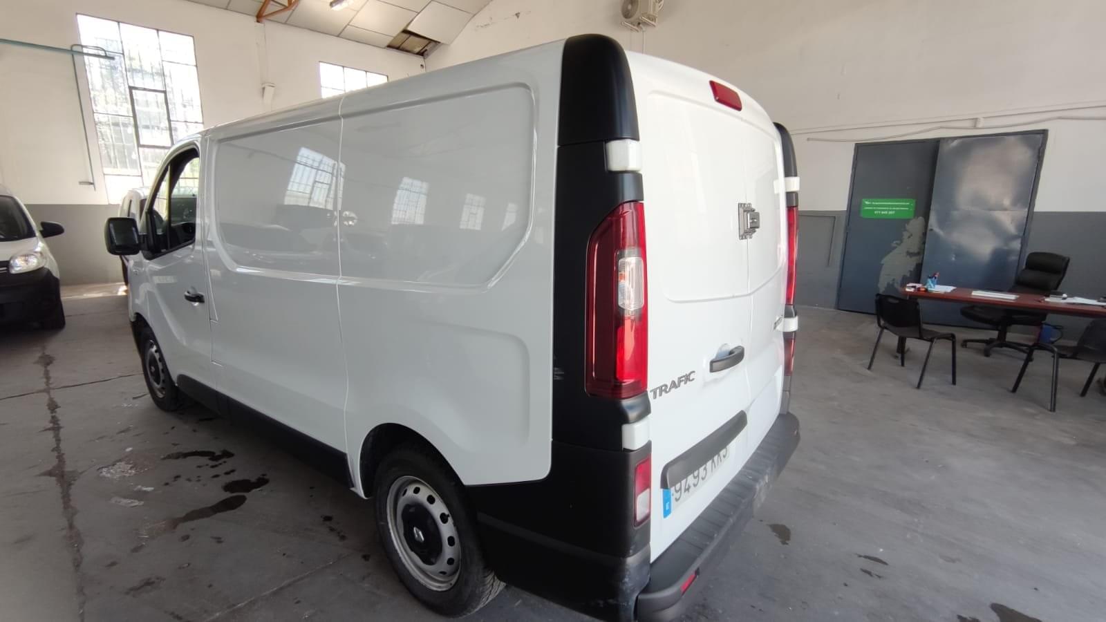 RENAULT TRAFIC 1.6 DCI 70KW PANEL VAN 27 L1H1 E6 (95CV) 8 