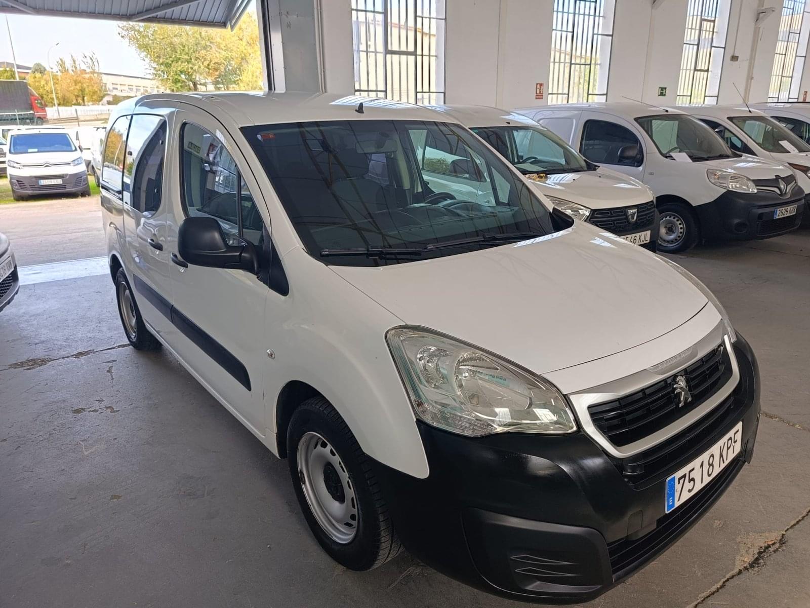 imagen de PEUGEOT PARTNER COMBI TEPEE ACCESS 1.6 BLUEHDI 55KW - REF: 00461