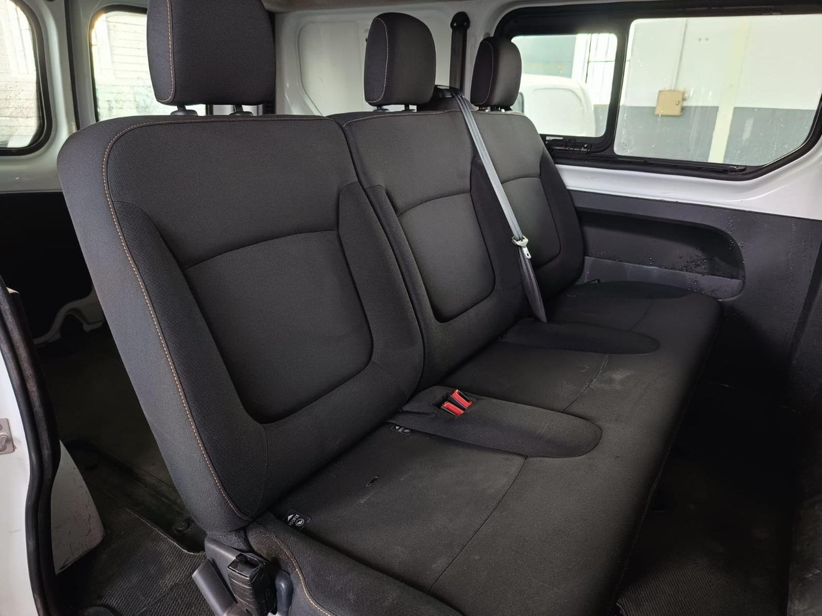 RENAULT TRAFIC PASSENGER COMBI  6 ENERGY DCI 123CV 10 