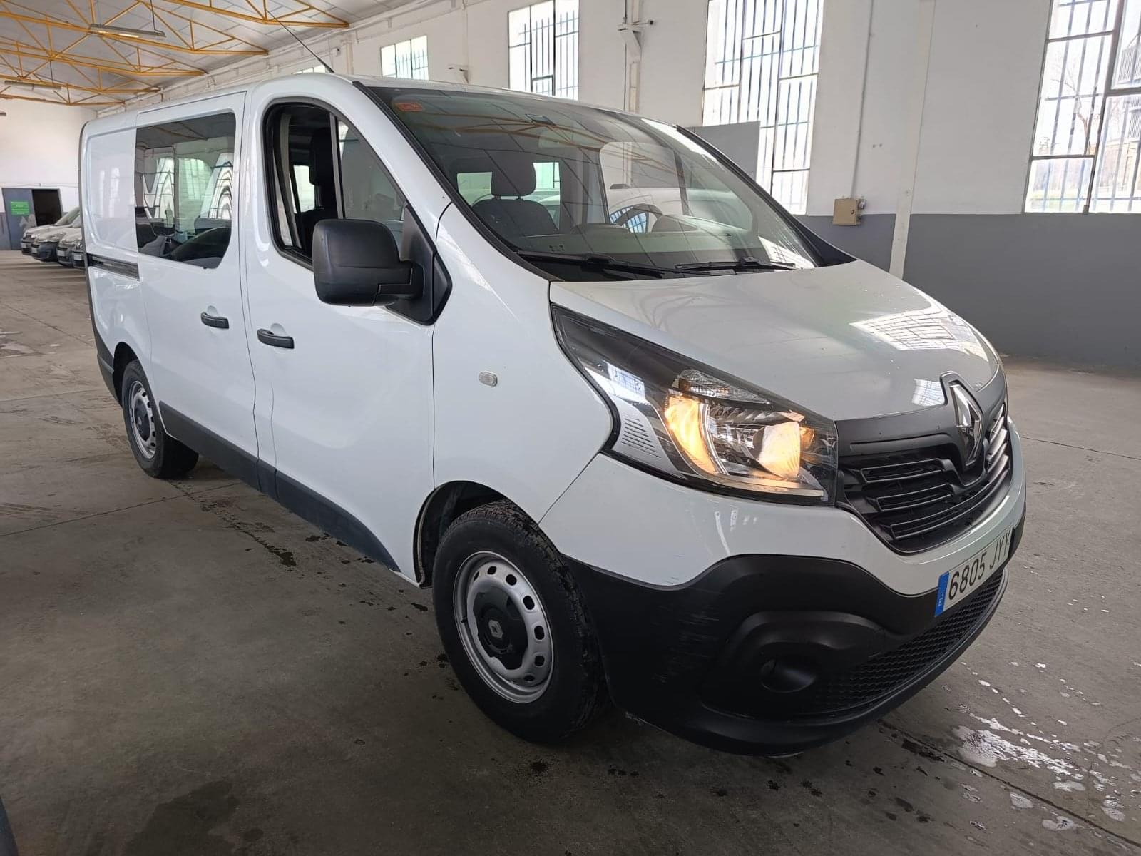 RENAULT TRAFIC PASSENGER COMBI  6 ENERGY DCI 123CV 1 