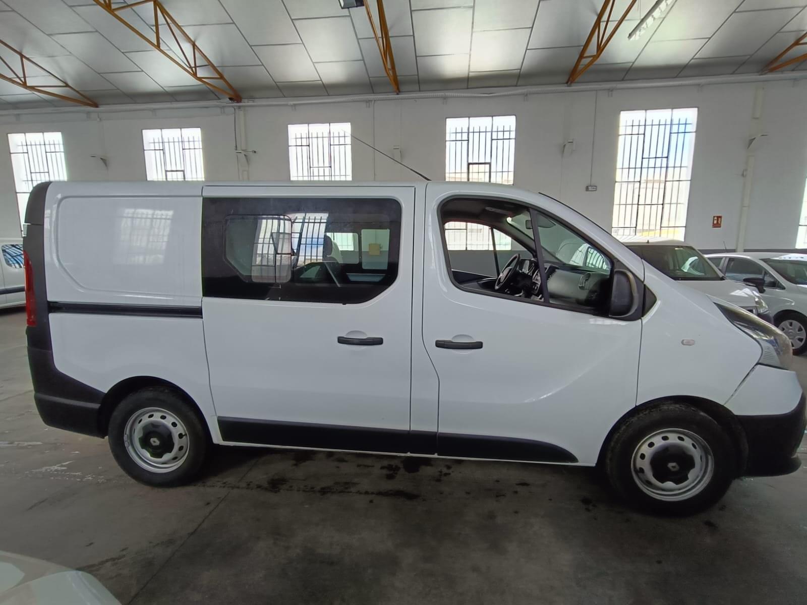 RENAULT TRAFIC PASSENGER COMBI  6 ENERGY DCI 123CV 3 