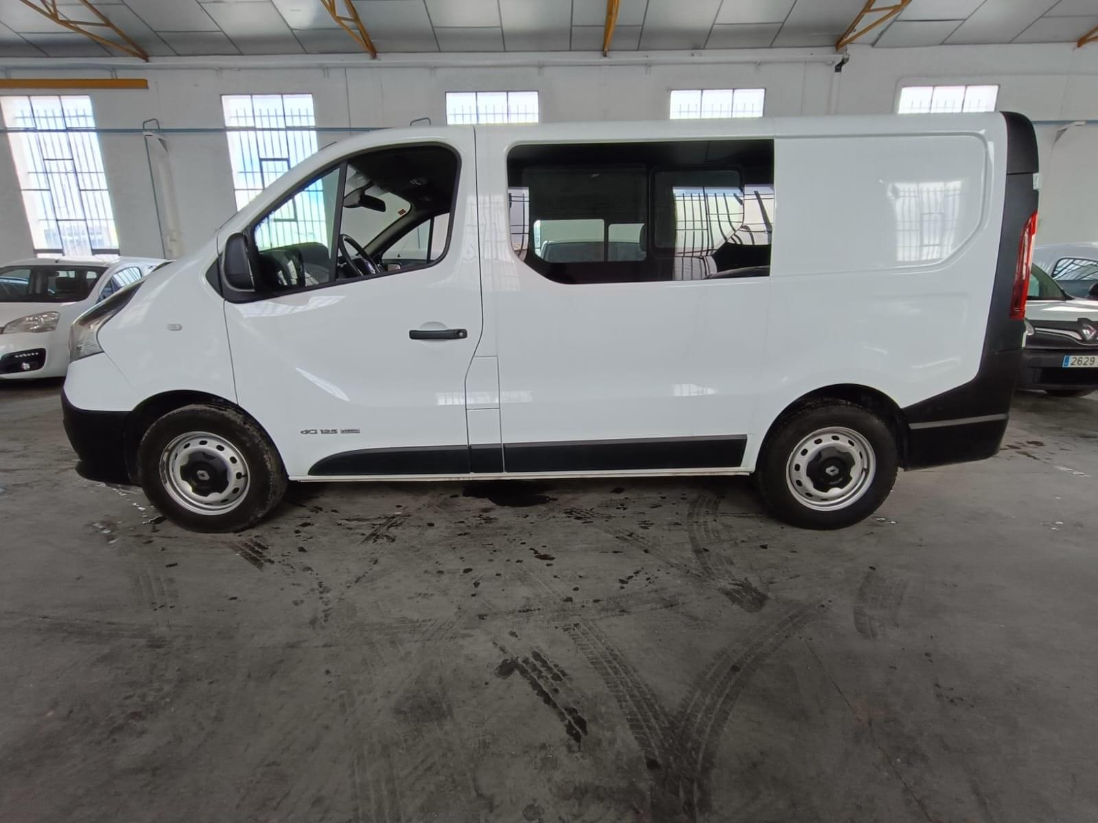 RENAULT TRAFIC PASSENGER COMBI  6 ENERGY DCI 123CV 4 