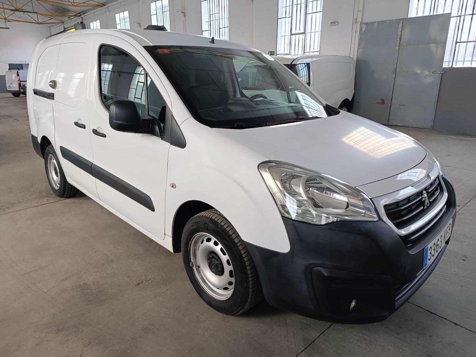 imagen de PEUGEOT PARTNER LARGA L2 FURGóN CONFORT PACKL2 BLUEHDI - REF: 00506
