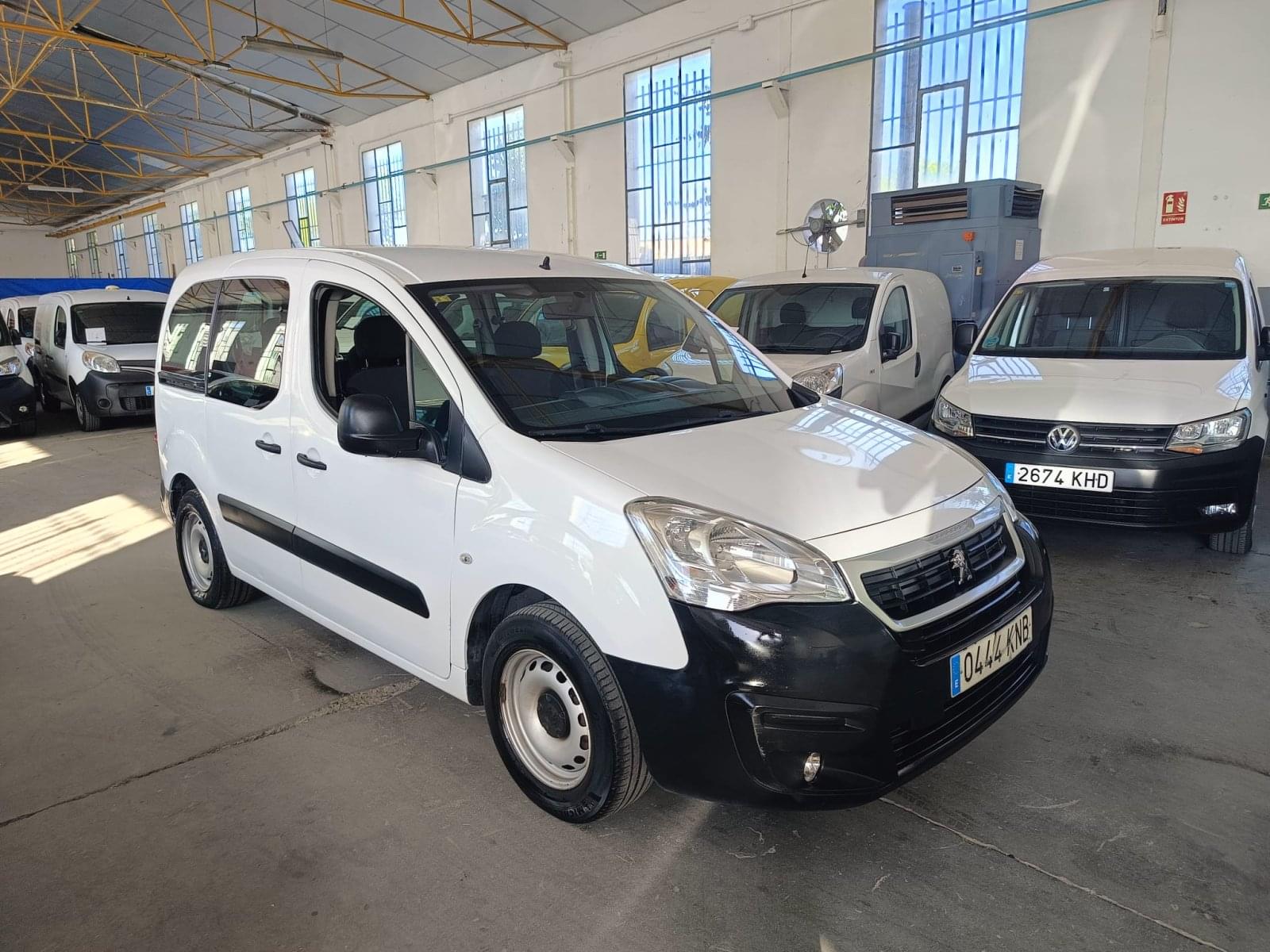 imagen de PEUGEOT PARTNER COMBI TEPEE ACCESS 1.6 BLUEHDI 55KW (75CV)(CAM - REF: 00777