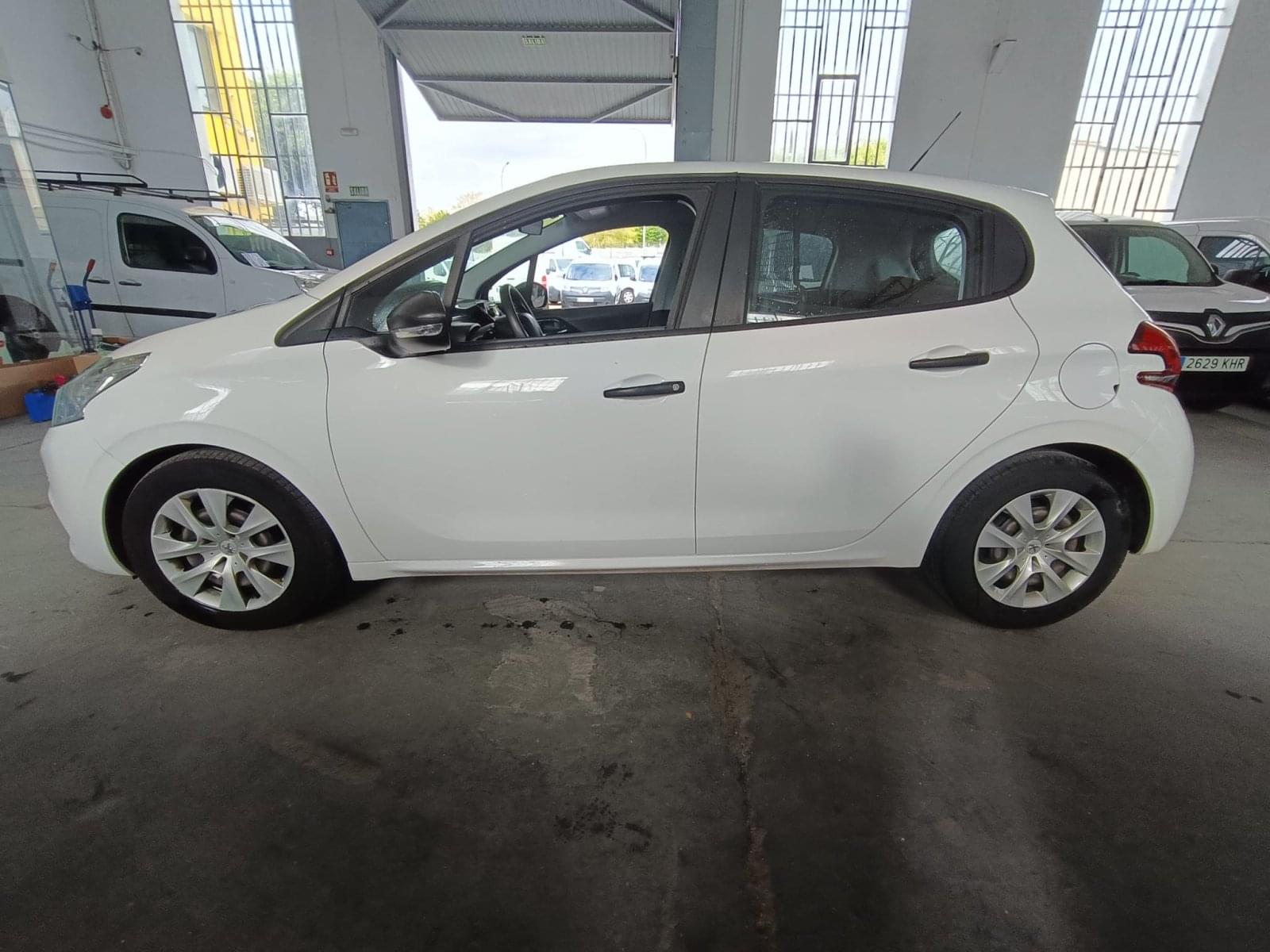 PEUGEOT 208 XAD 1.6 HDI 6 