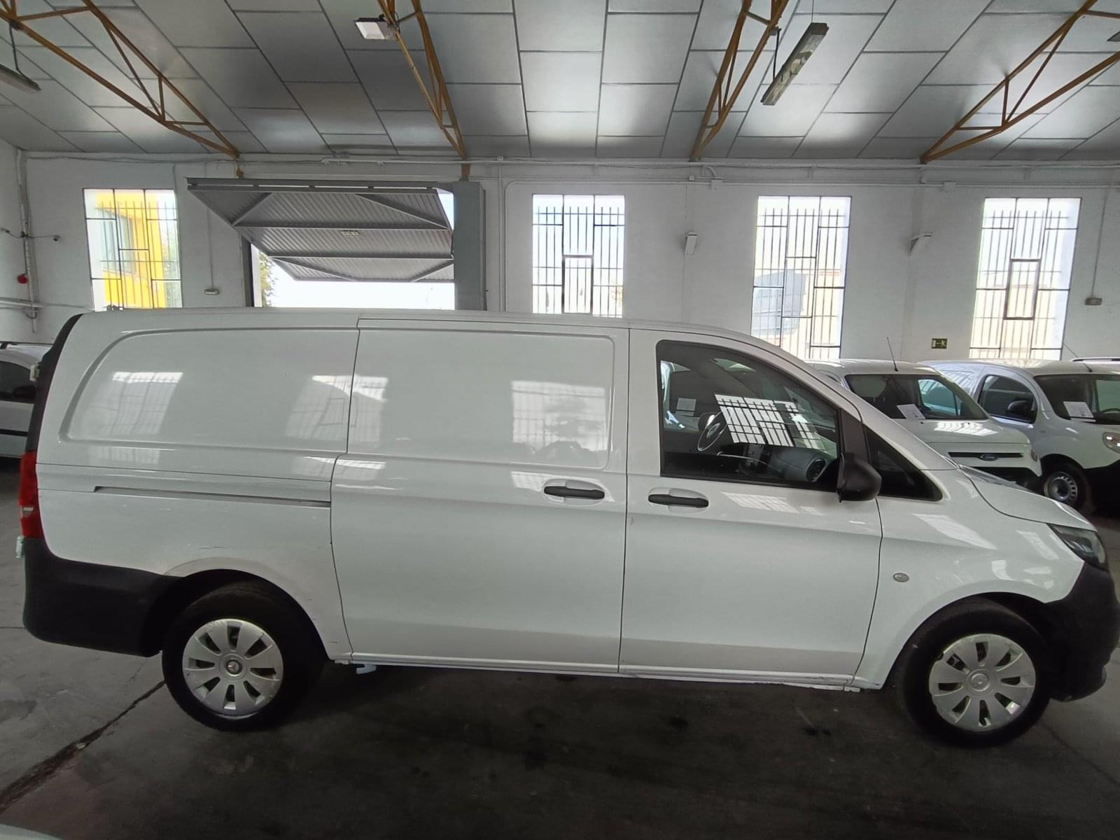 MERCEDES VITO 111 CDI LARGA 4  PUERTAS 9 