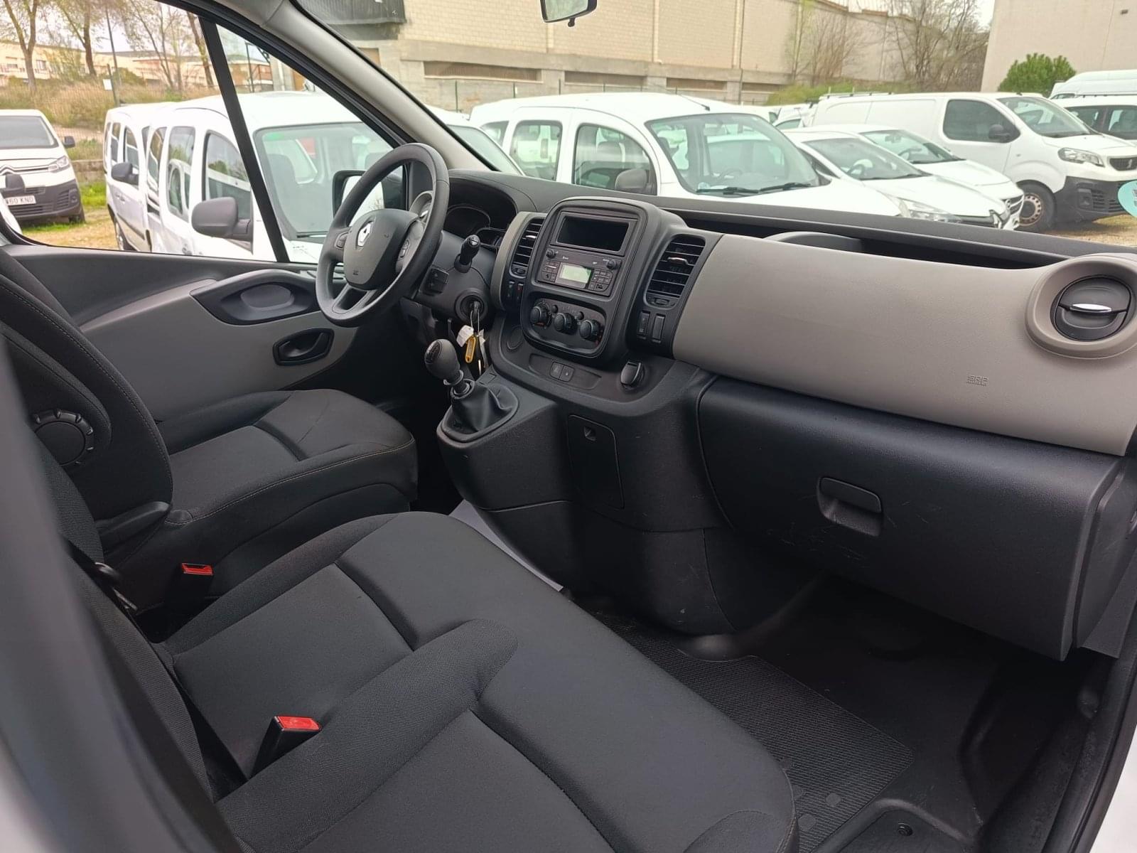 RENAULT TRAFIC COMBI PASSENGER COMBI 9 ENERGY DCI 125 TT E6 10 
