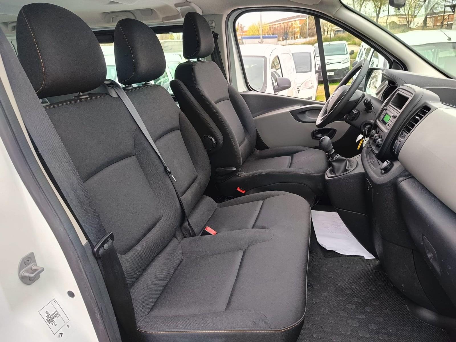 RENAULT TRAFIC COMBI PASSENGER COMBI 9 ENERGY DCI 125 TT E6 11 