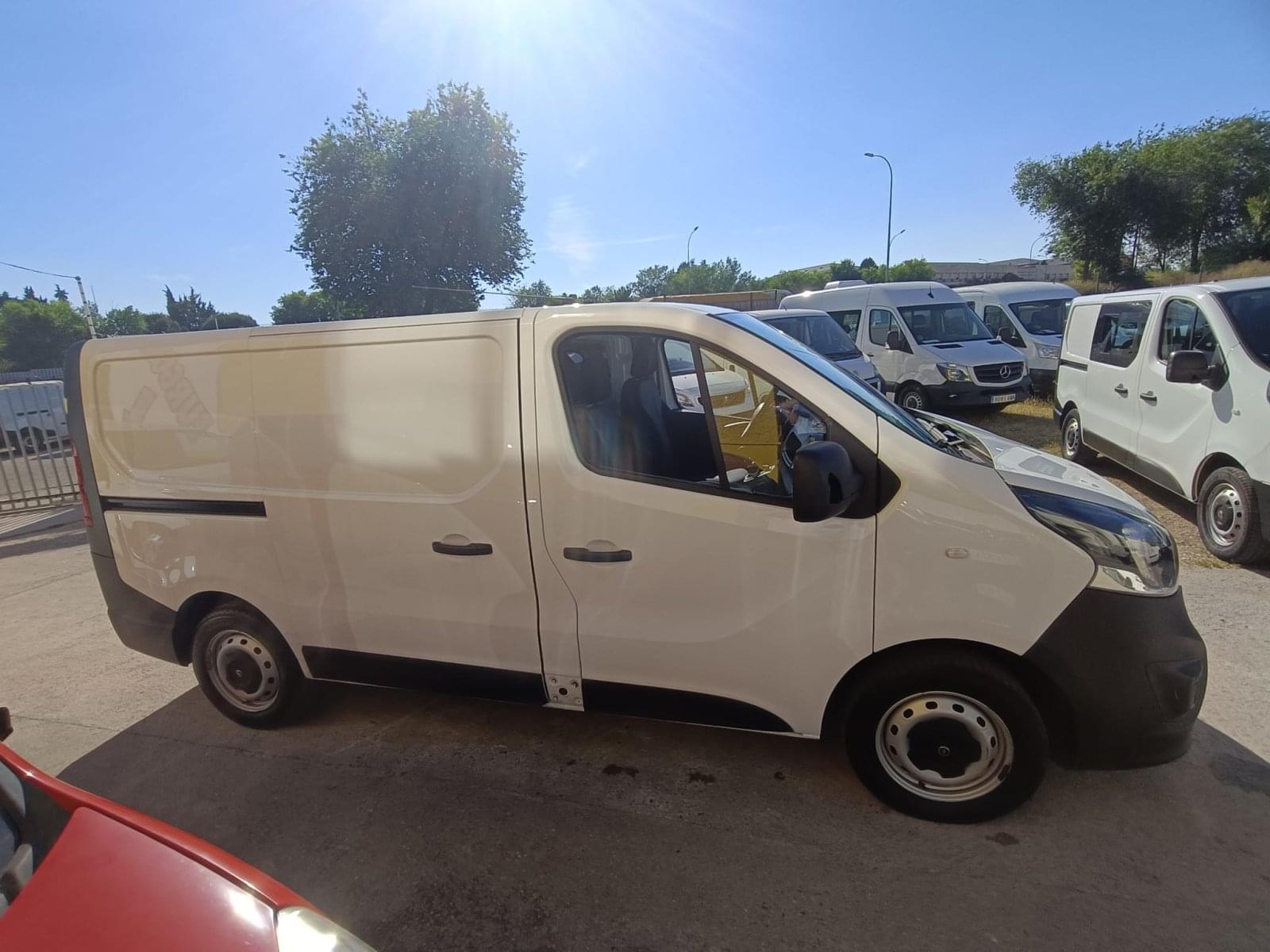 OPEL VIVARO L1H1 2.7T EXPRESSION 1.6 CDTI MT6 E5 7 