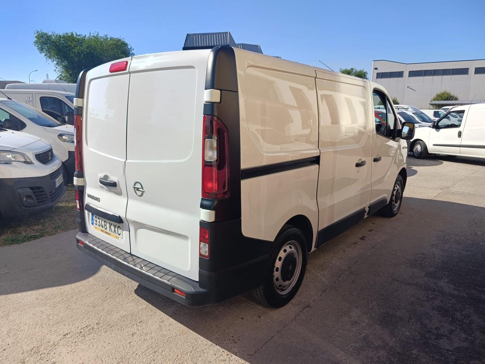 OPEL VIVARO L1H1 2.7T EXPRESSION 1.6 CDTI MT6 E5 8 