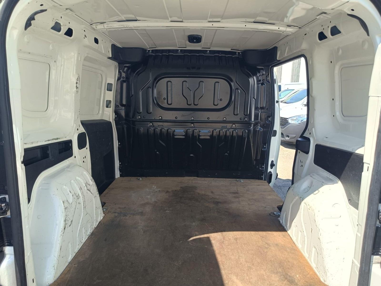 FIAT DOBLO CARGO SX 1.4 TJET 89 KW (120 CV) GNC 4P 11 