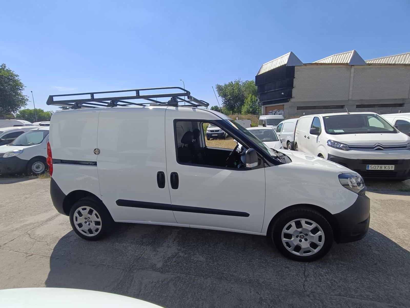 FIAT DOBLO CARGO SX 1.4 TJET 89 KW (120 CV) GNC 4P 9 