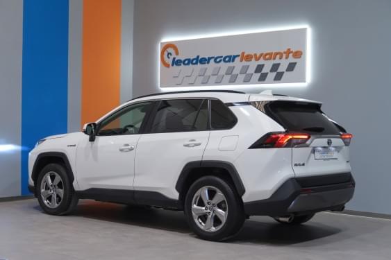 TOYOTA RAV4 2.5I 220H ADVANCE 4WD 2019 de segunda mano