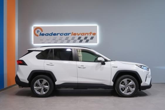 TOYOTA RAV4 2.5I 220H ADVANCE 4WD 2019 de segunda mano