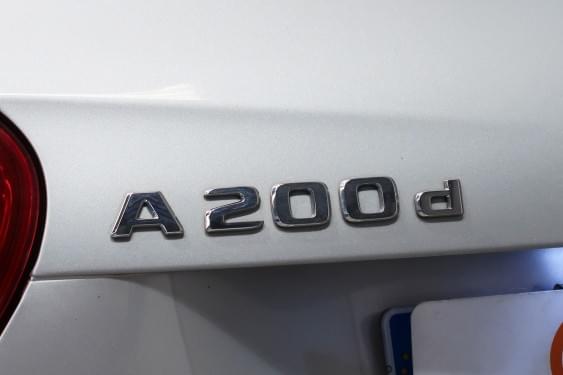 MERCEDES-BENZ CLASE A 200D 136CV 2018 de segunda mano