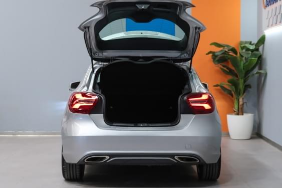 MERCEDES-BENZ CLASE A 200D 136CV 2018 de segunda mano