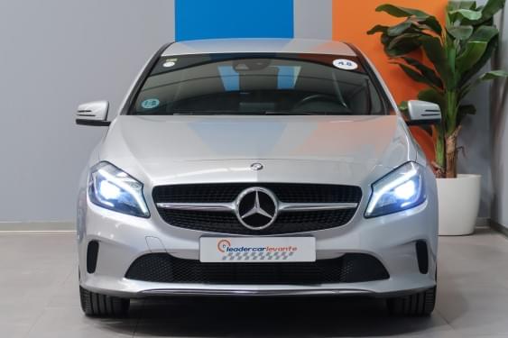 MERCEDES-BENZ CLASE A 200D 136CV 2018 de segunda mano
