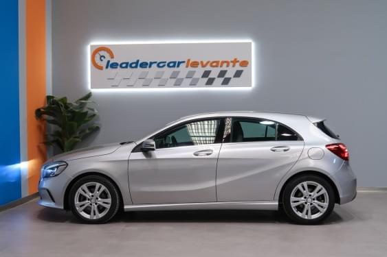 MERCEDES-BENZ CLASE A 200D 136CV 2018 de segunda mano